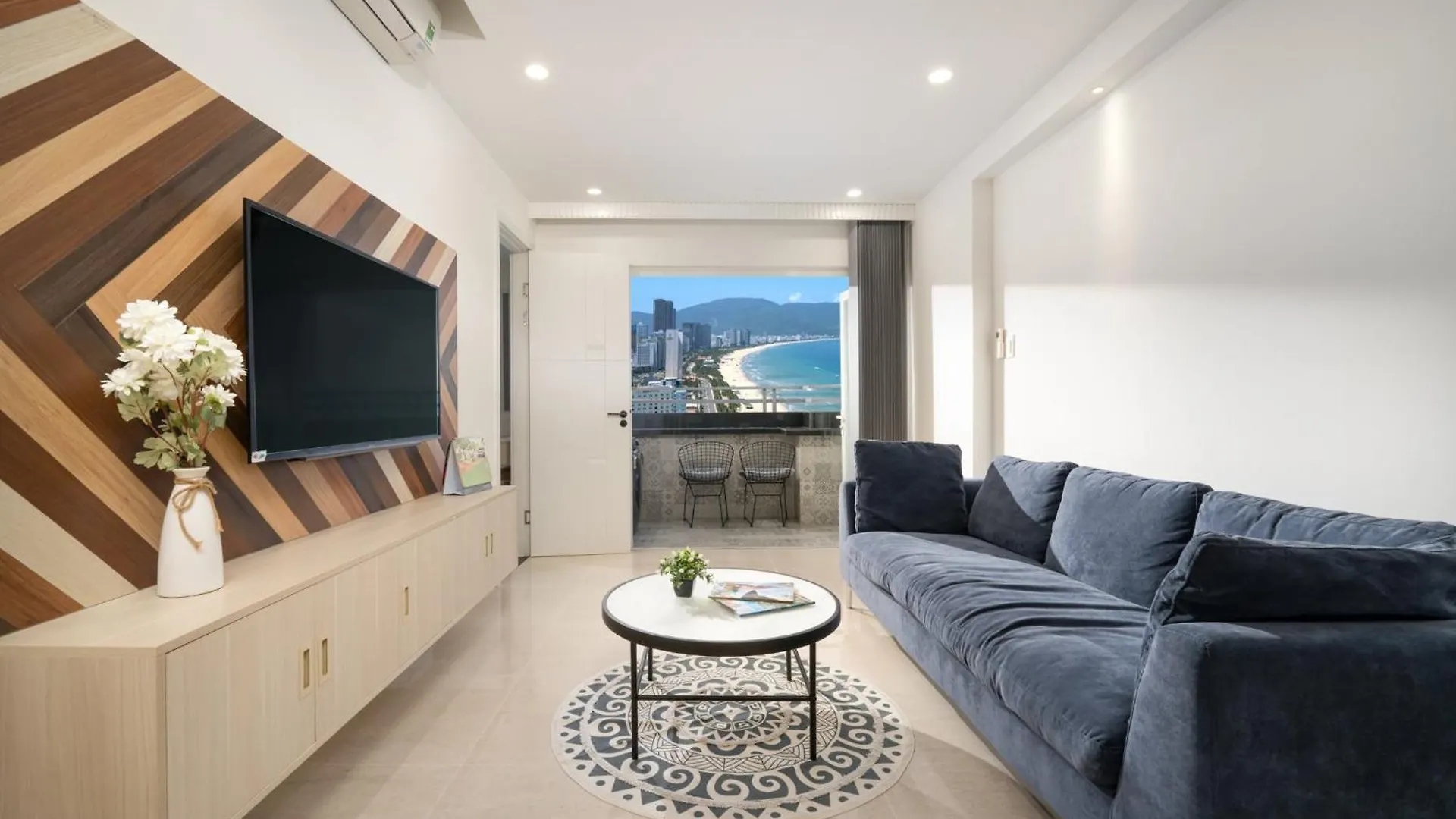 Muong Thanh Beach Apartment Da Nang