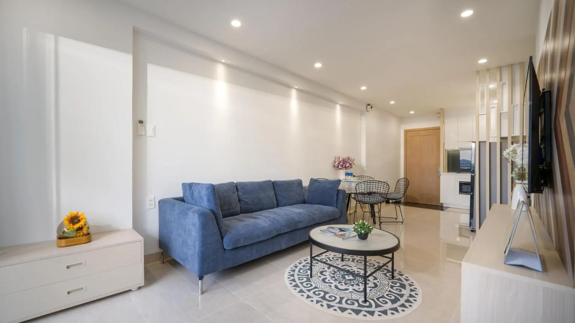 Muong Thanh Beach Apartment Da Nang