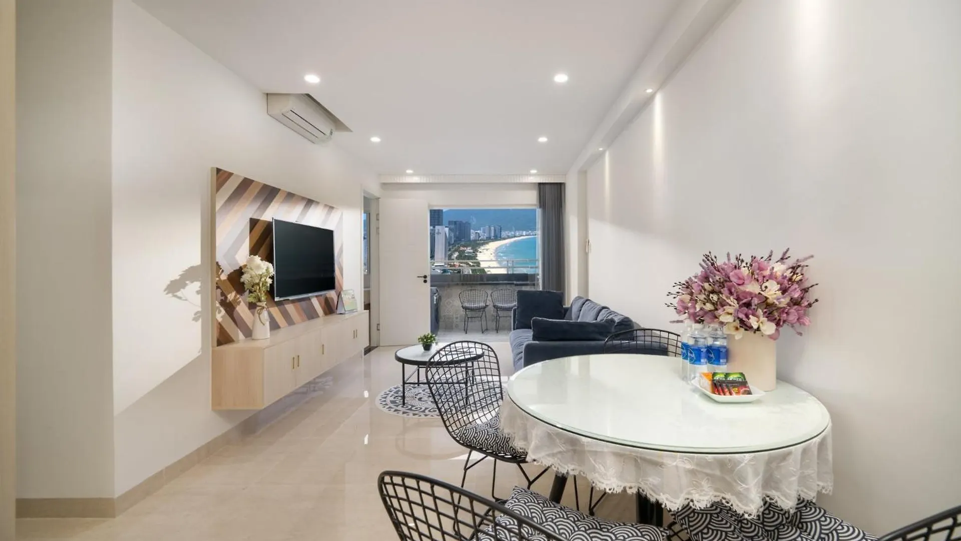 Muong Thanh Beach Apartment Da Nang