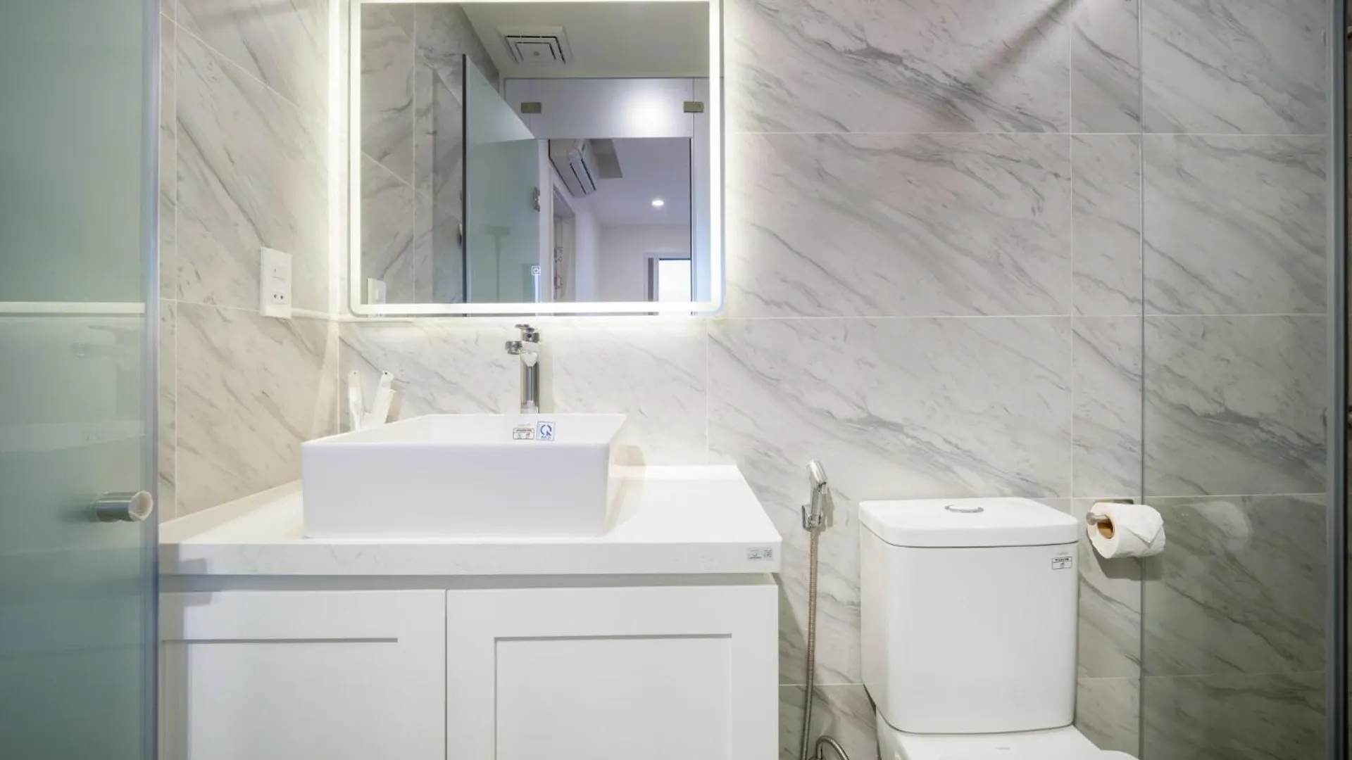 Muong Thanh Beach Apartment Da Nang