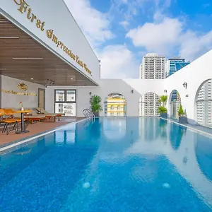 4* Hotel Golden Lotus - Rooftop Bar Sea View