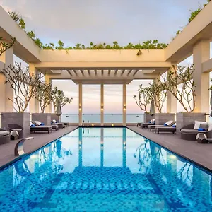 4* Hotel Paris Deli