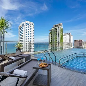 Monalisa Luxury Da Nang