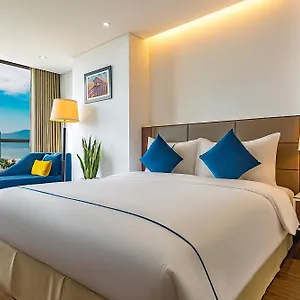 4* Hotell Pavilion